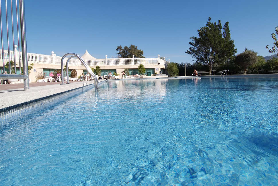 Een foto van het zwembad bij Sandos Benidorm Suites