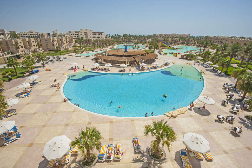 Een foto van een overzicht van Royal Lagoons Resort & Aqua Park