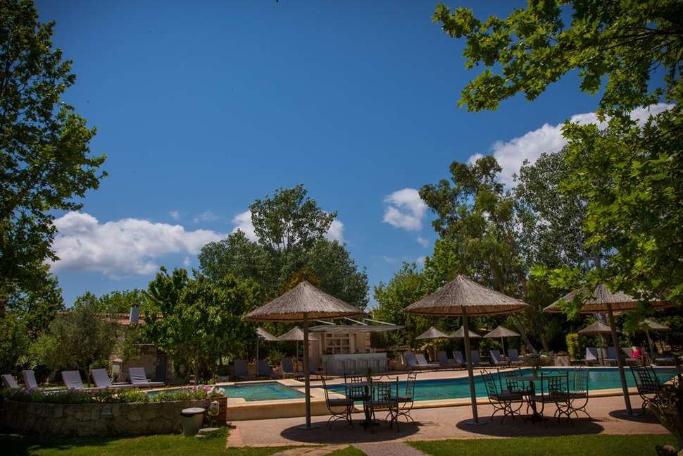 Ein Foto vom Pool im Petrino Eco Village