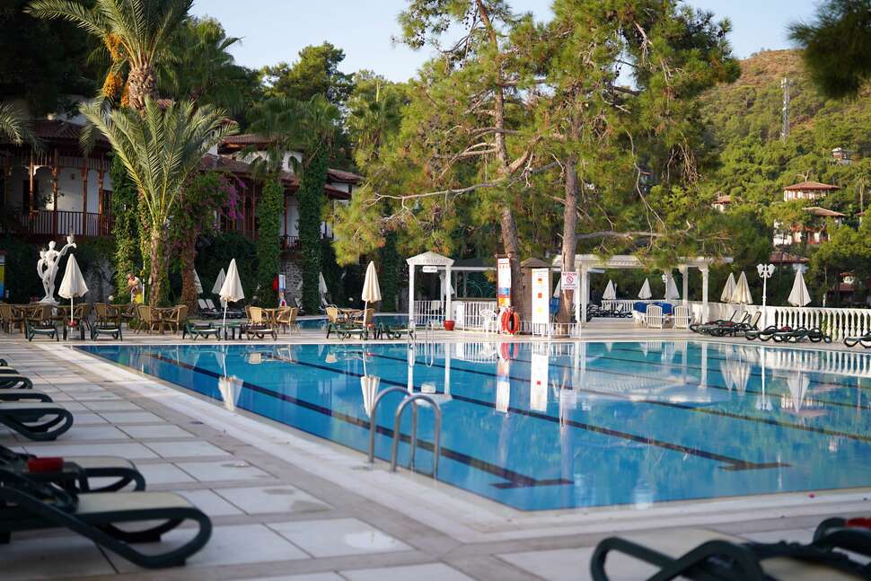 Een foto van het zwembad bij Club & Hotel Letoonia