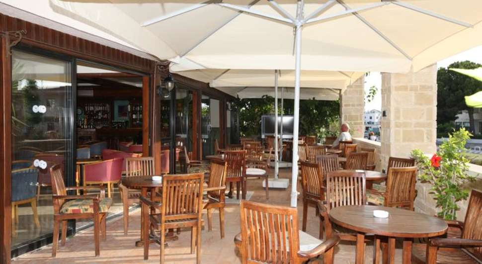 Een foto van het terras bij Veronica Hotel