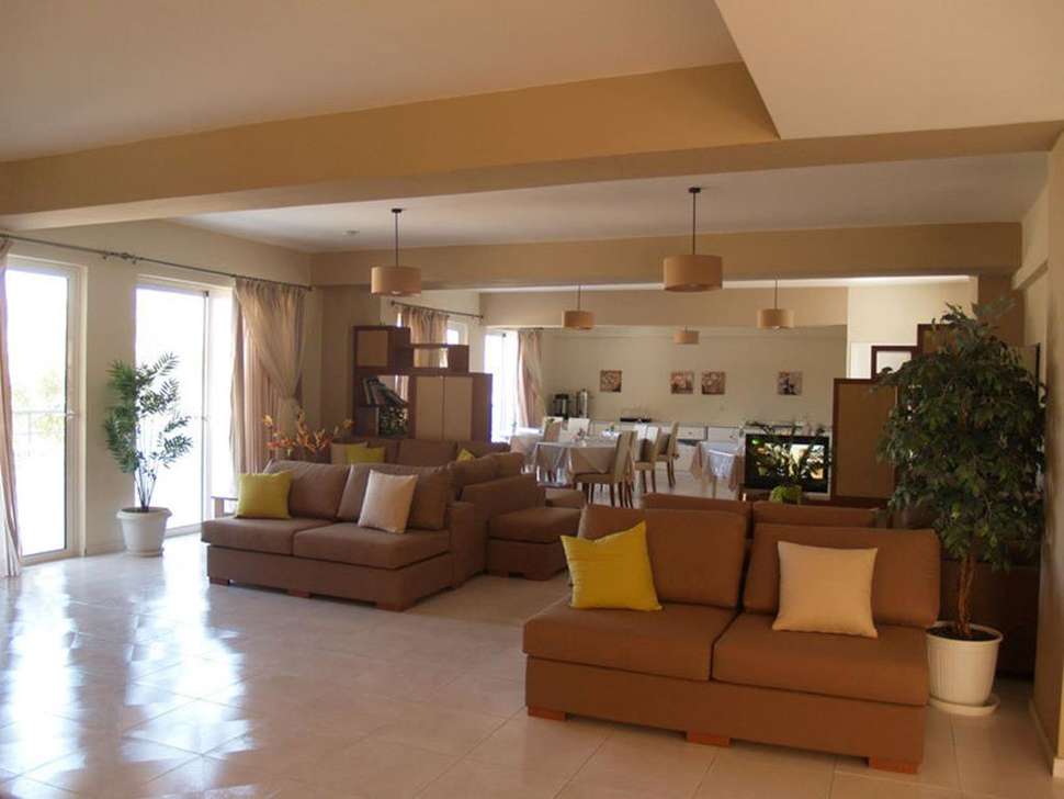 Een foto van het interieur van Hotel Iolkos