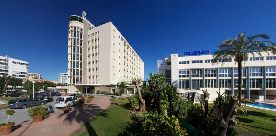 Een foto van de buitenkant van Hotel Pez Espada
