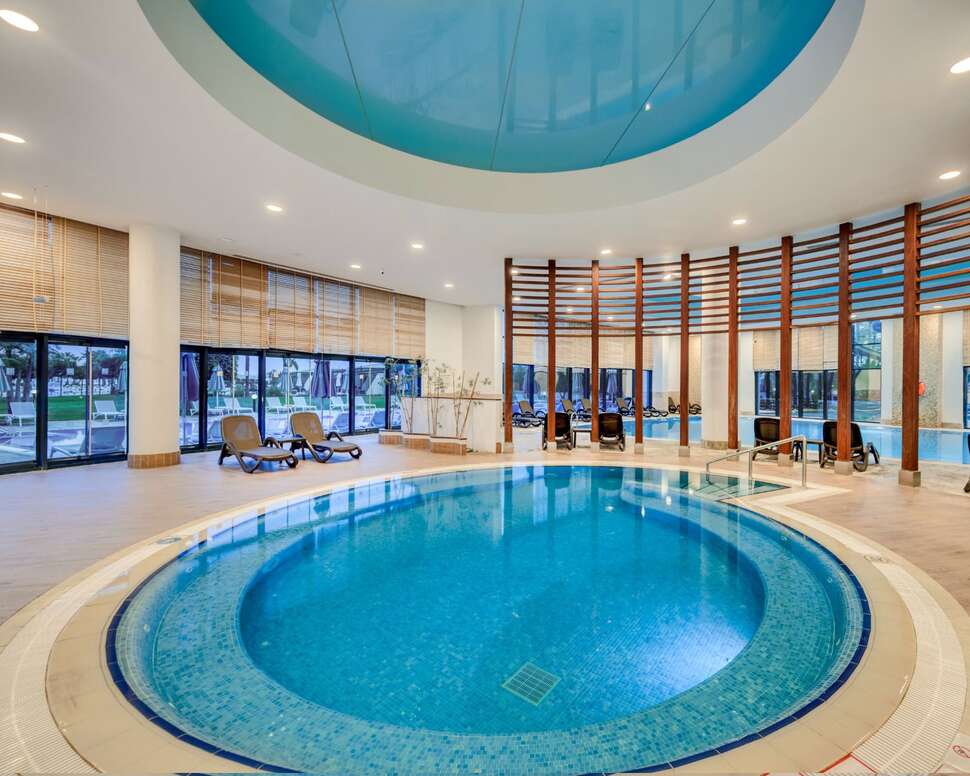 Een foto van het zwembad bij Hotel Baia Lara
