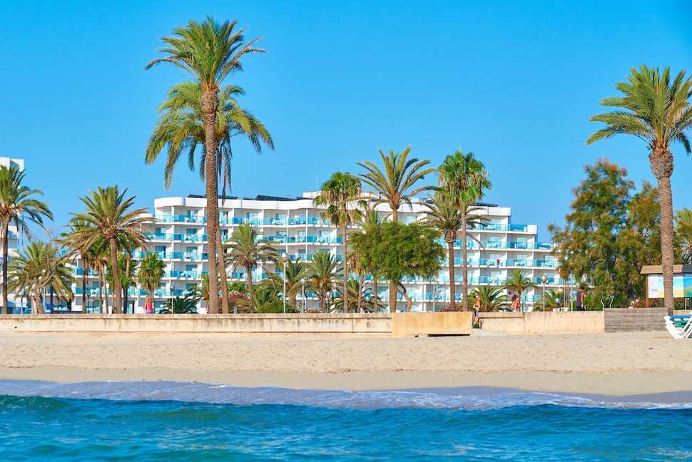 Een foto van de buitenkant van Hipotels Cala Millor Park