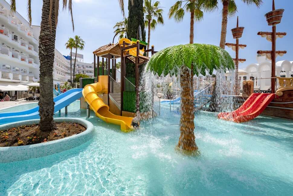 Een foto van het zwembad bij Best Lloret Splash