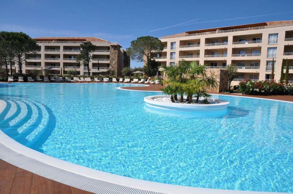 Een foto van het zwembad bij Residence Salina Bay