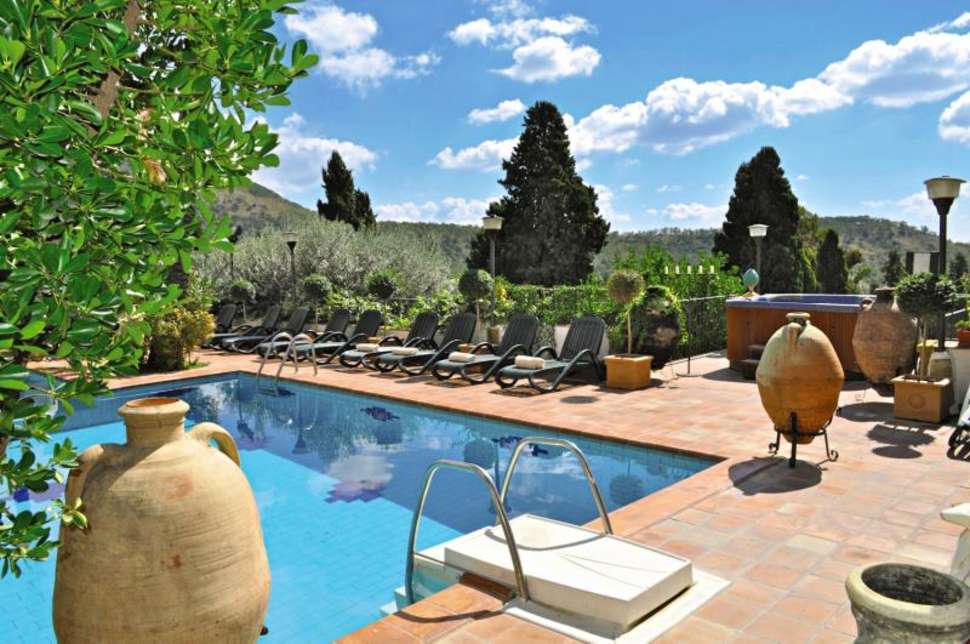Een foto van het zwembad bij Agriturismo Vecchia Masseria