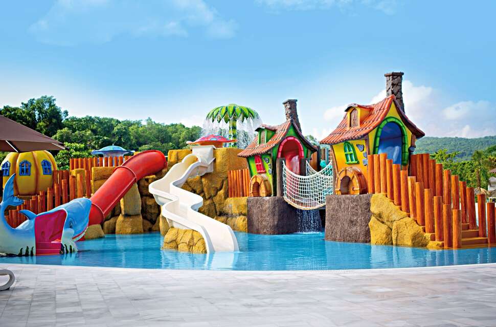 Een foto van het zwembad bij Grand Bahia Principe Jamaica