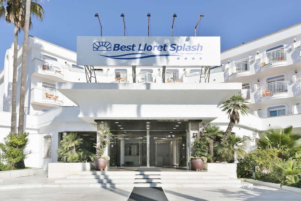 Een foto van de buitenkant van Best Lloret Splash