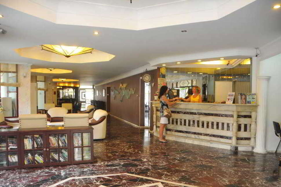 Ein Foto vom Innenbereich im Azak Hotel