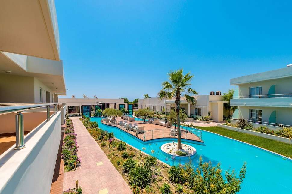 Een foto van het zwembad bij Afandou Bay Resort Suites