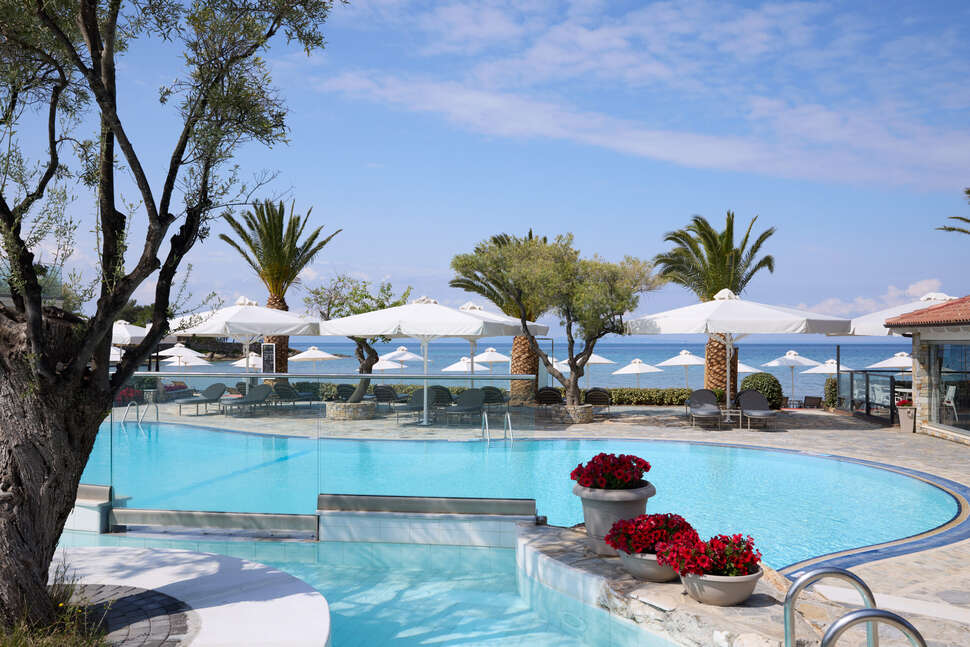 Een foto van het zwembad bij Anthemus Sea Beach Hotel & Spa
