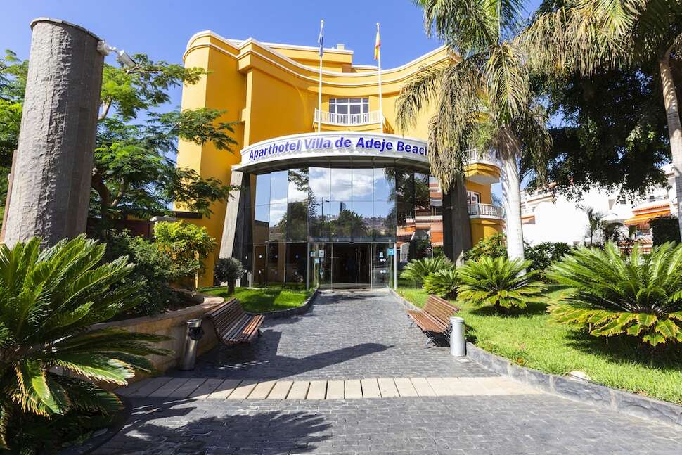 Een foto van de buitenkant van Hotel Villa de Adeje Beach