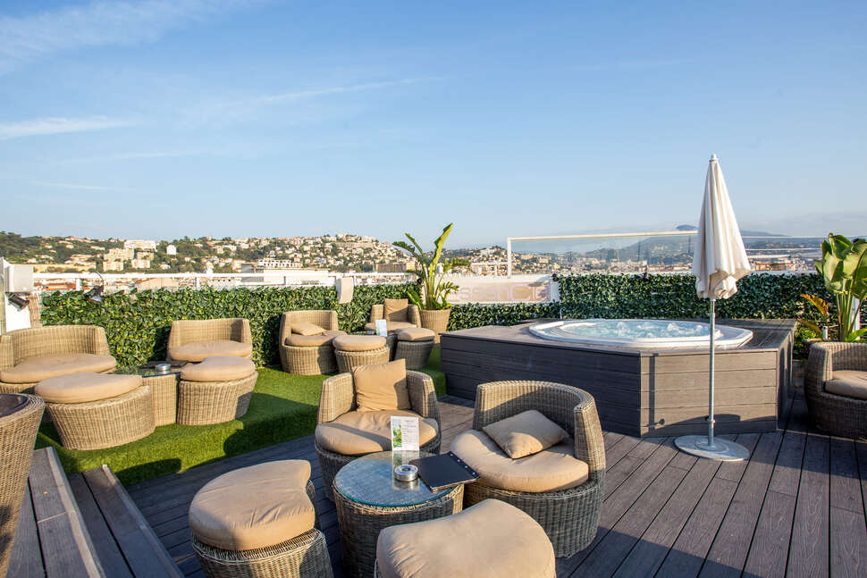 Ein Foto von der Terrasse im Splendid Hotel & Spa