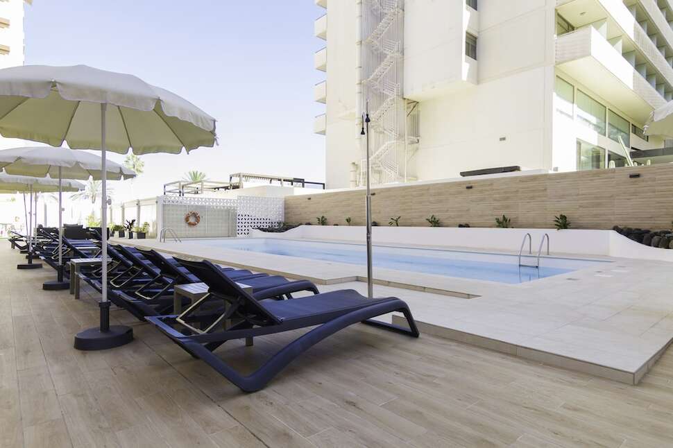 Een foto van het terras bij Checkin Concordia Playa