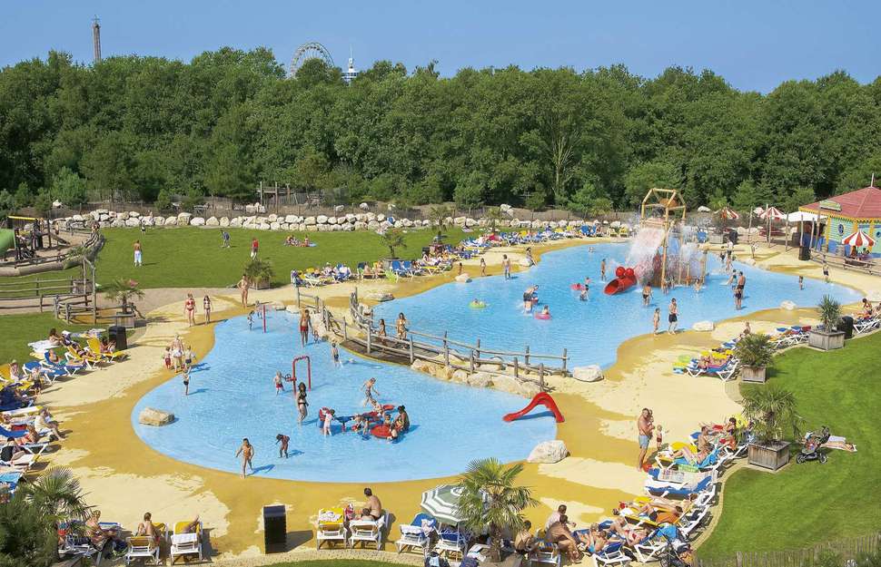 Een foto van het zwembad bij Attractie- & Vakantiepark Slagharen