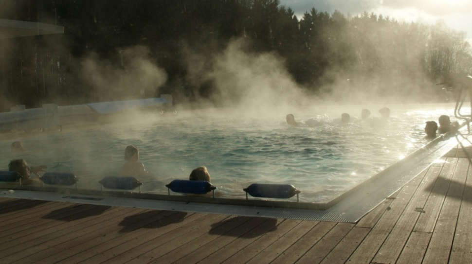 Een foto van het zwembad bij Feriendorf Waldbrunn