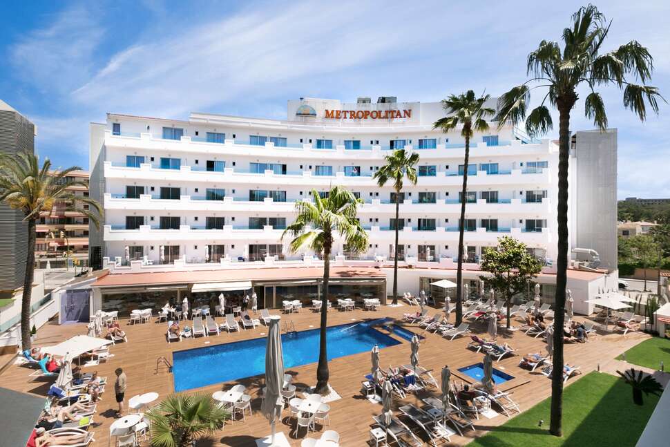 Een foto van het zwembad bij Hotel Metropolitan Playa