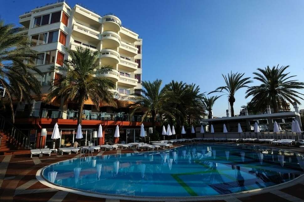 Een foto van het zwembad bij Hotel Elegance