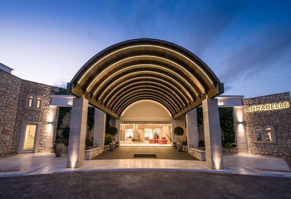 Een foto van de buitenkant van Annabelle Beach Resort