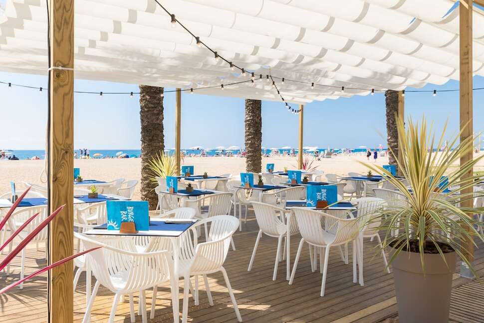 Een foto van het terras bij H-Top Royal Sun