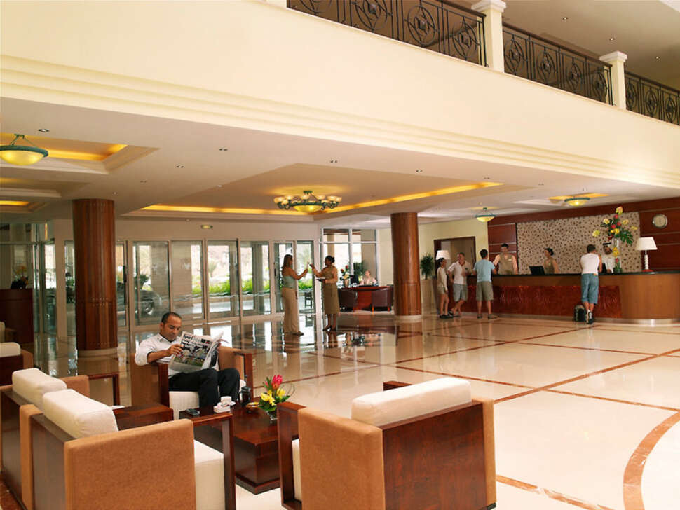 Een foto van het interieur van Fujairah Rotana Resort & Spa