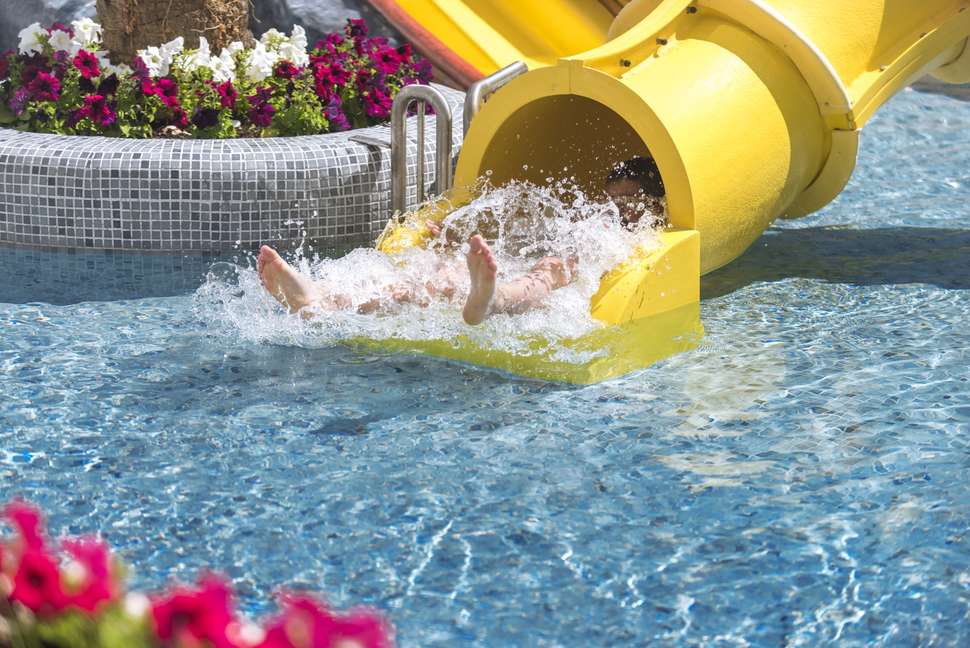 Ein Foto vom Pool im Hotel Oasis Park Splash