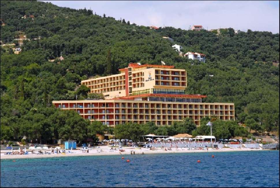 Een foto van de buitenkant van TUI Blue Atlantica Nissaki Beach