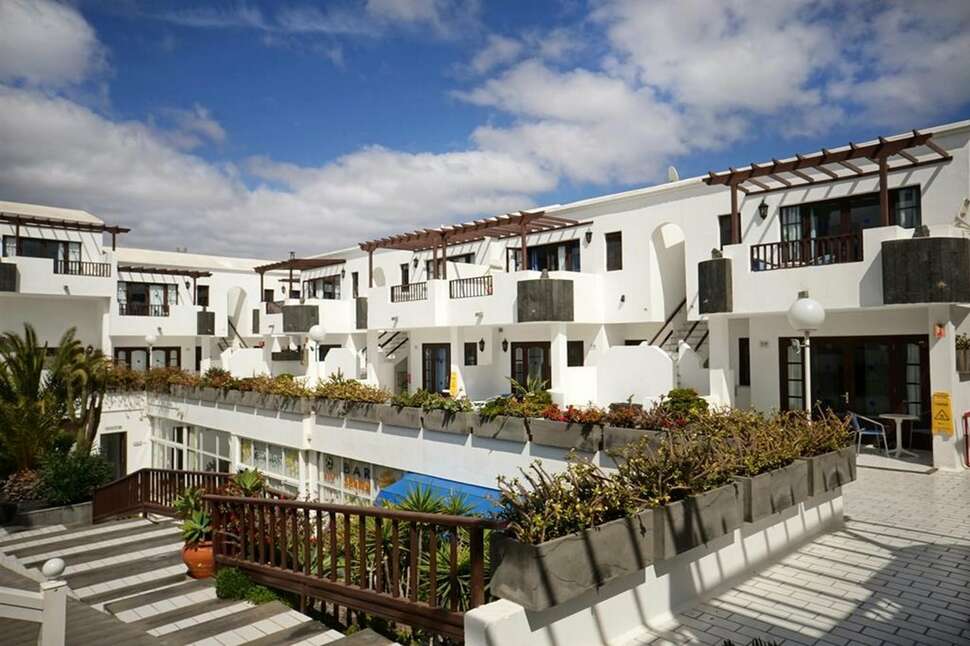Een foto van de buitenkant van Appartementen Plaza Azul