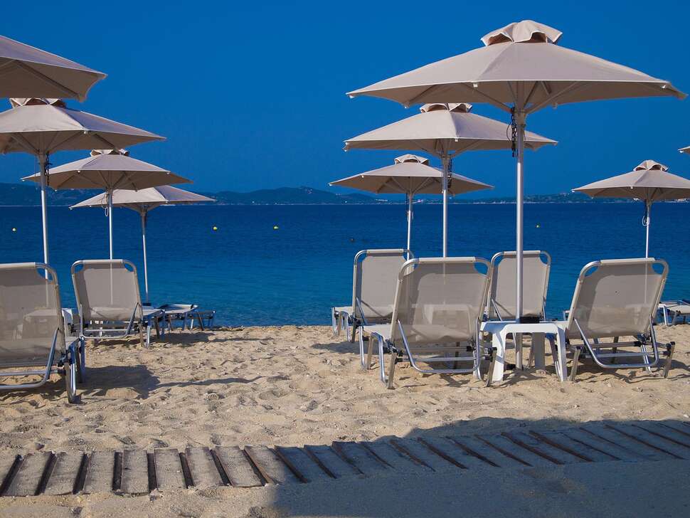 Een foto van het strand bij Aristoteles Holiday Resort & Spa