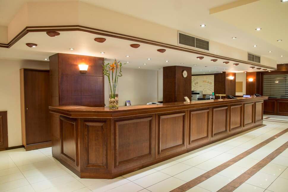 Ein Foto vom Innenbereich im Manousos City Hotel