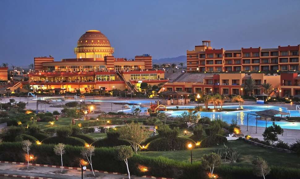 Een foto van het zwembad bij Malikia Resort Abu Dabbab