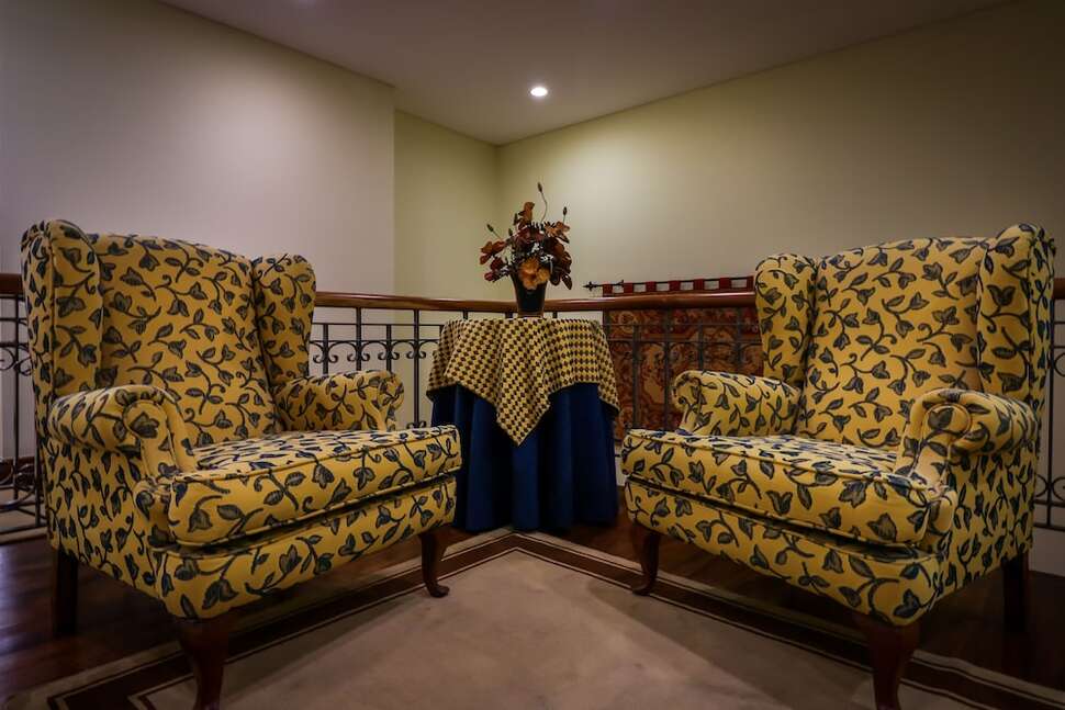 Een foto van het interieur van Camoes Hotel