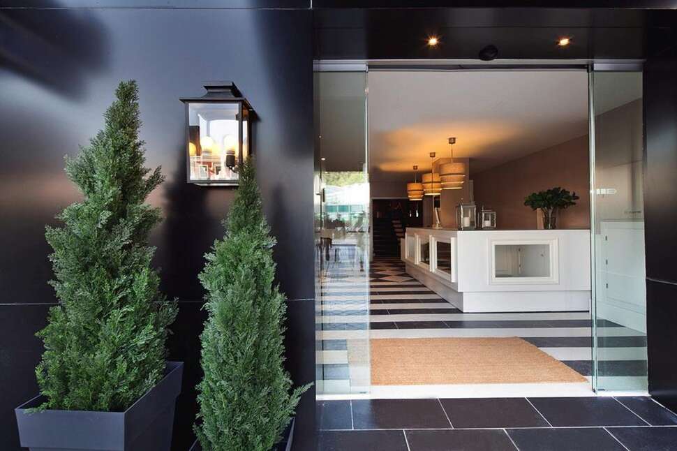 Een foto van de buitenkant van Hotel Acta Madfor