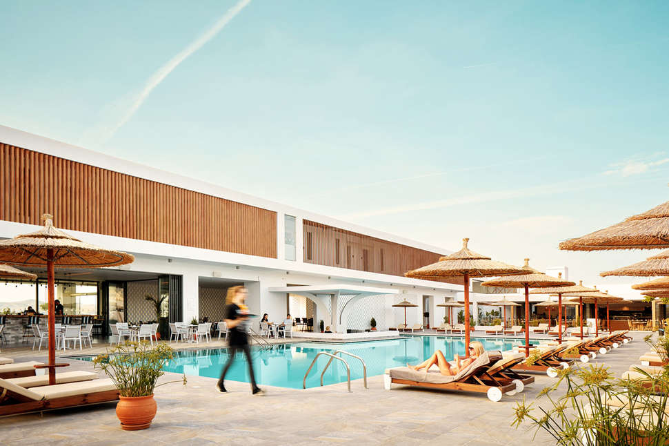 Een foto van het zwembad bij Pearl Beach Hotel