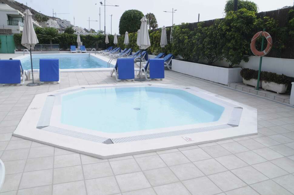 Ein Foto vom Pool im Lufesa Apartments
