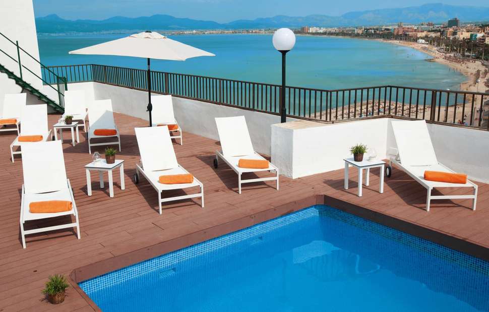 Ein Foto vom Pool im Whala!Beach