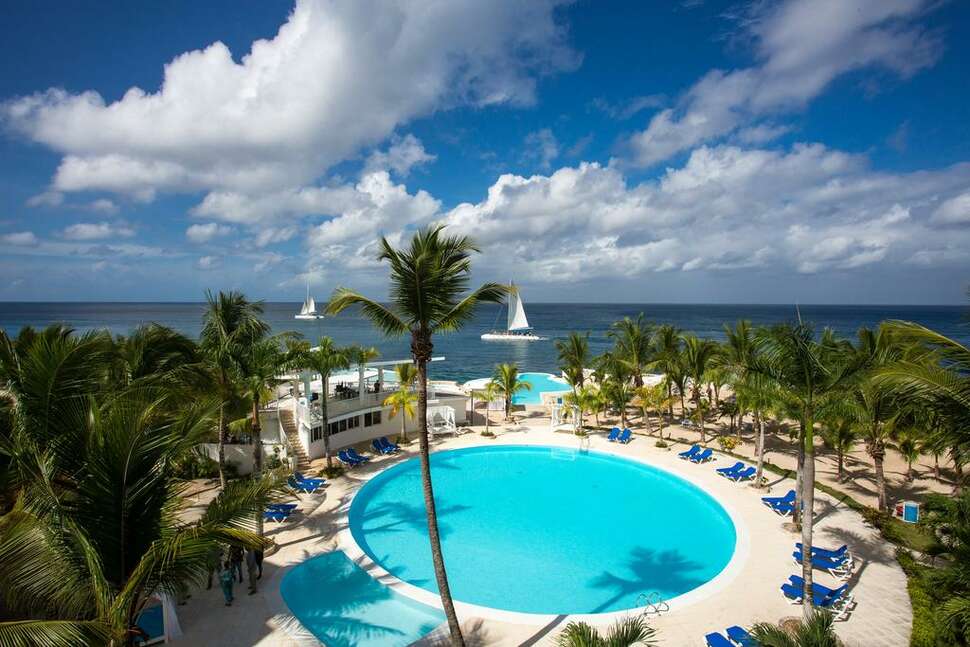 Een foto van het zwembad bij HM Alma de Bayahibe
