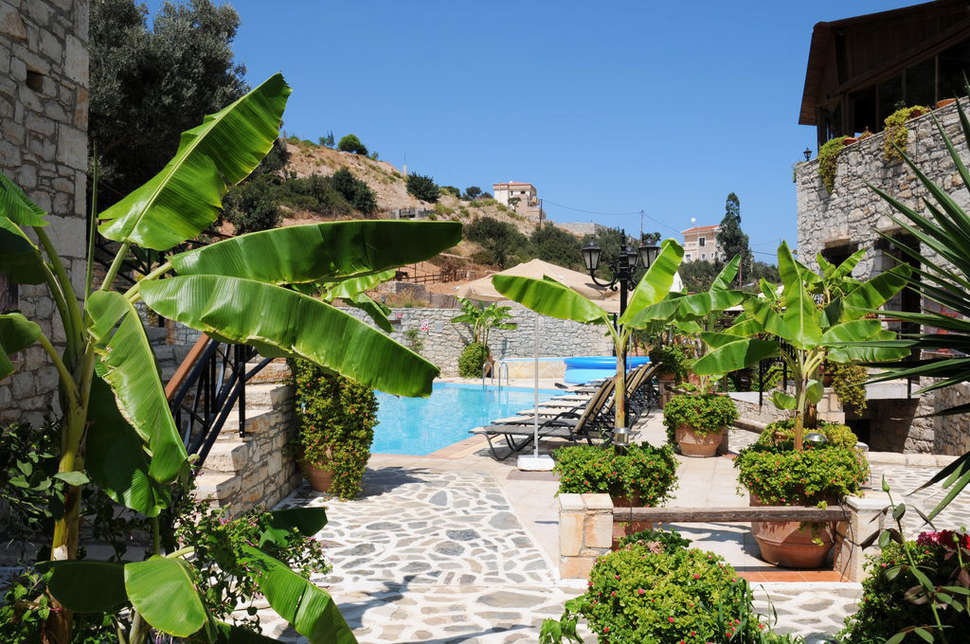 Ein Foto vom Pool im Stone Village Petrino Horio