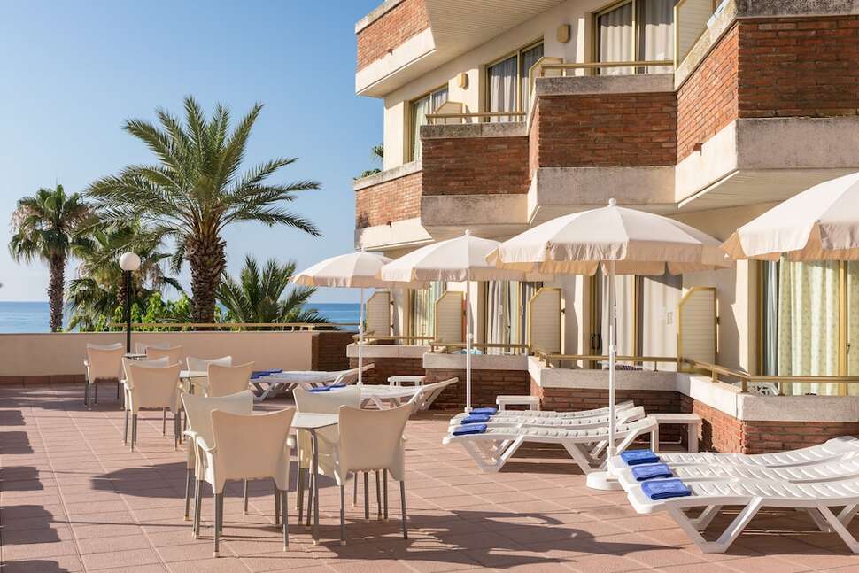 Een foto van H-Top Royal Sun