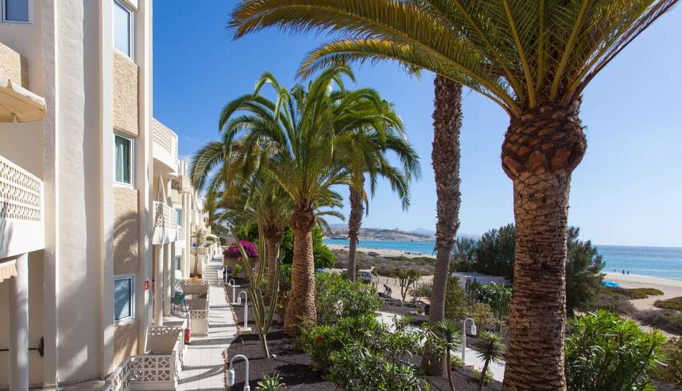 Een foto van de buitenkant van R2 Maryvent Beach Appartementen