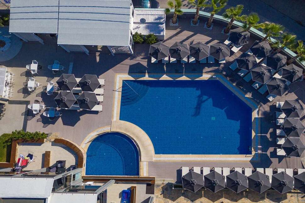 Een foto van het zwembad bij Dionysos Hotel & Studios