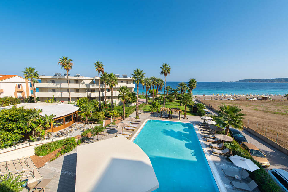 Een foto van het zwembad bij Ixia Dream Beachfront Hotel