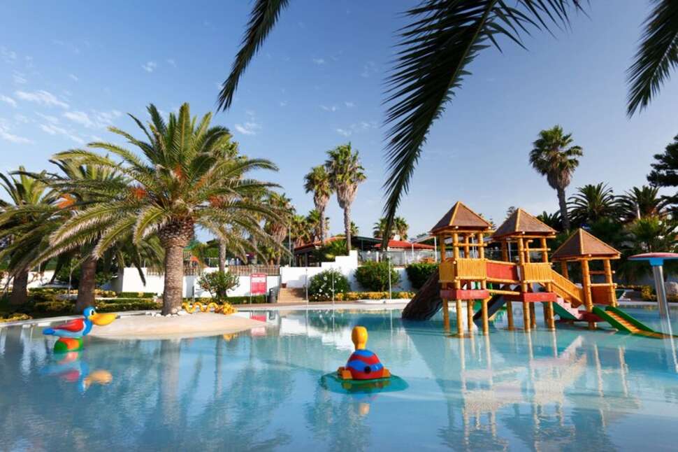 Een foto van het zwembad bij Hotel Seth Punta Prima