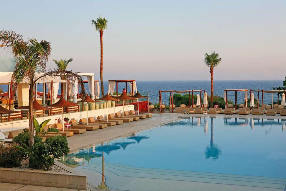 Een foto van het zwembad bij Napa Mermaid Hotel & Suites