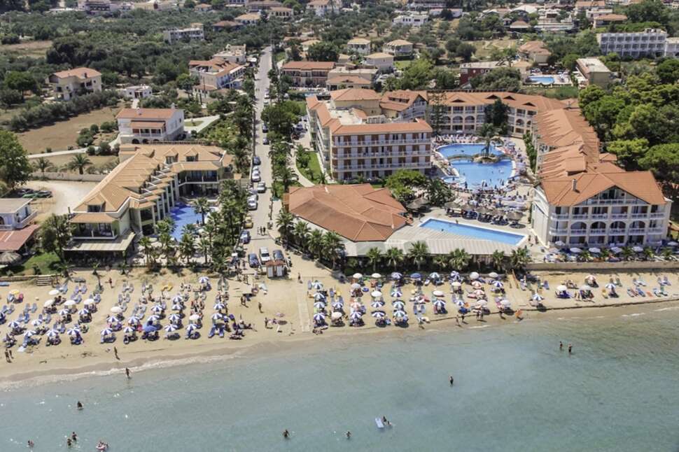 Een foto van het zwembad bij Tsilivi Beach Hotel & Suites