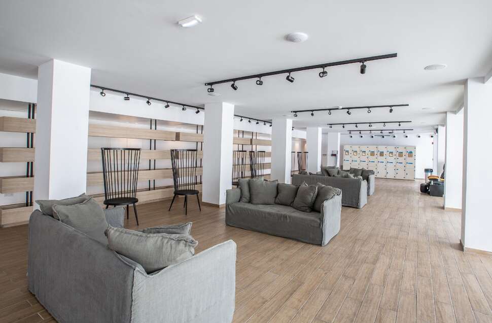 Een foto van het interieur van Anthea Aparthotel