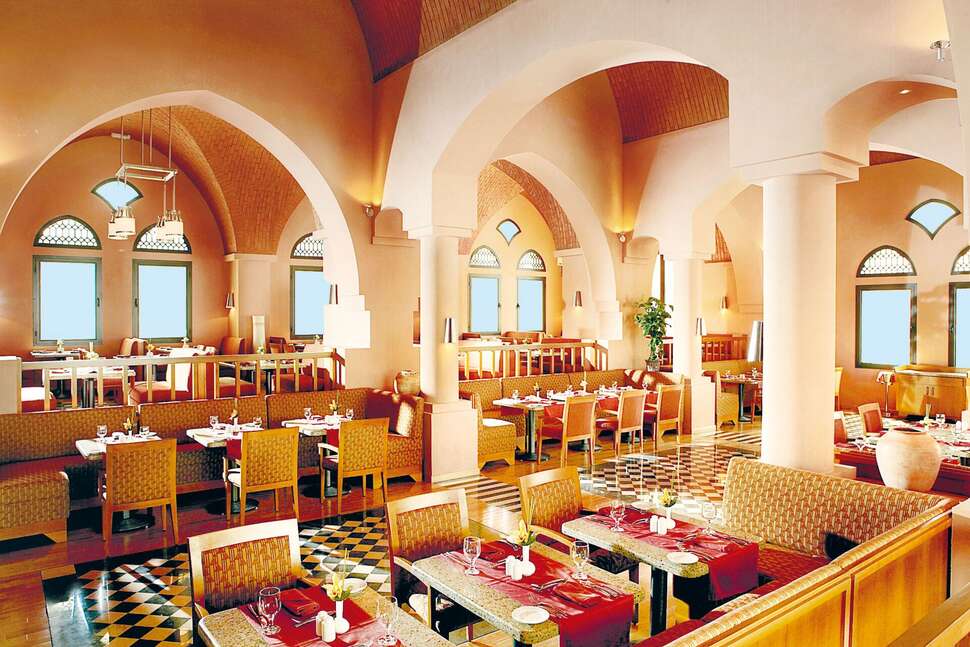 Ein Foto von den Einrichtungen im The Cove Rotana Resort