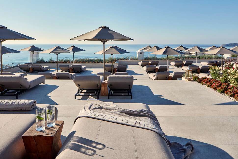 Ein Foto von der Terrasse im Esperos Village Blue & Spa